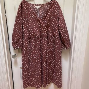 Tradlands Dress NWT